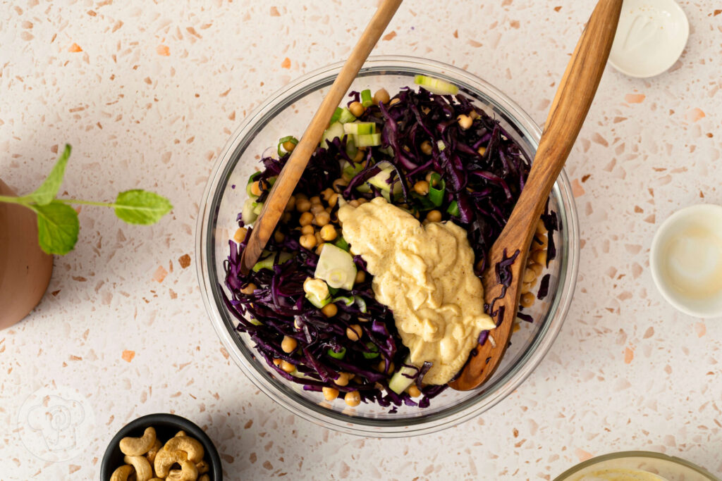 Rotkohl Kichererbsen Salat 6 Rotkohl Kichererbsen Salat - Kichererbsensalat mit Rotkohl und Joghurt Dressing - Zubereitung