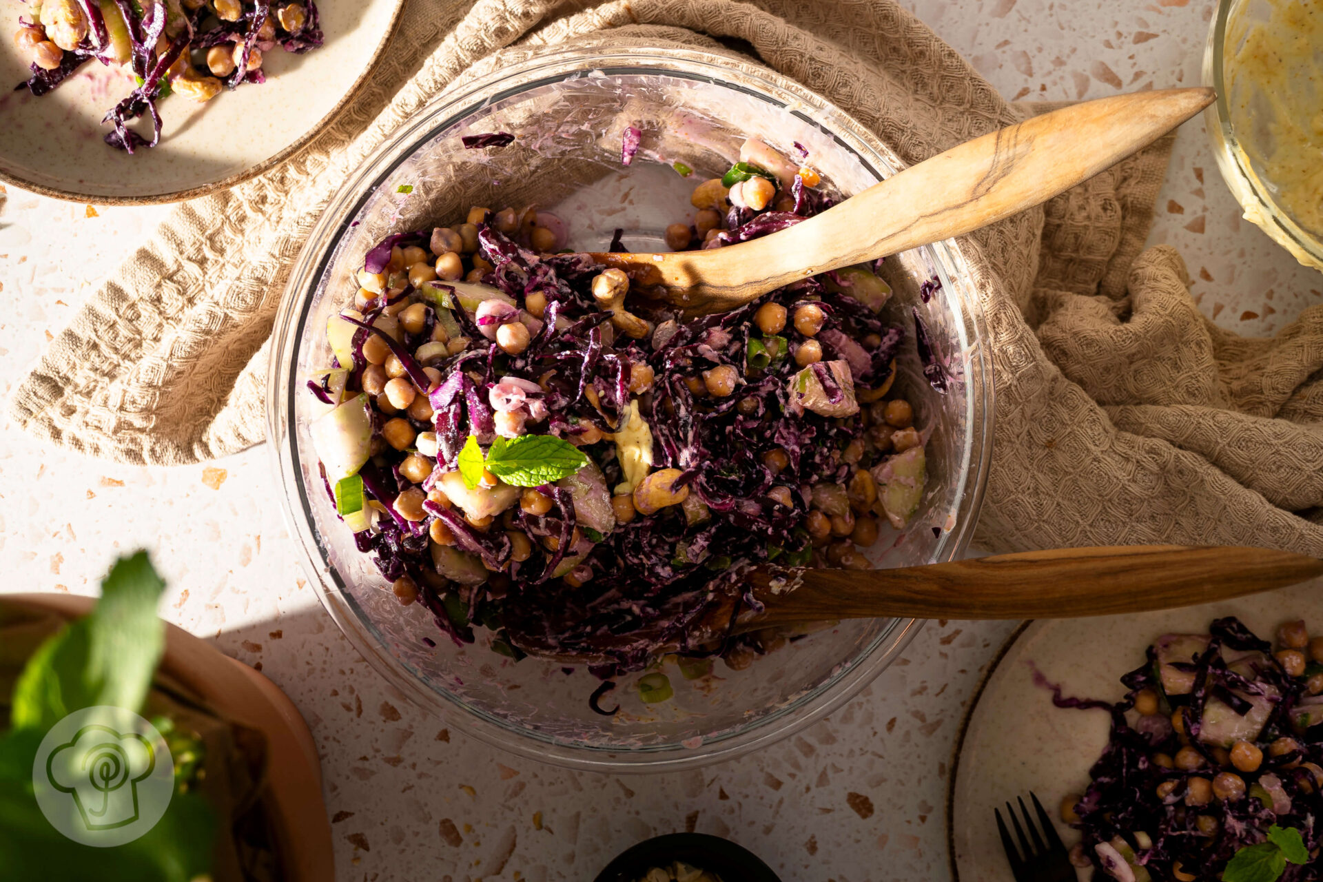 Du betrachtest gerade Rotkohl Kichererbsen Salat