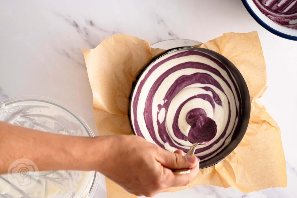 No bake Zebra Cheesecake 9 No bake Zebra Cheesecake mit Blaubeeren - Zubereitung