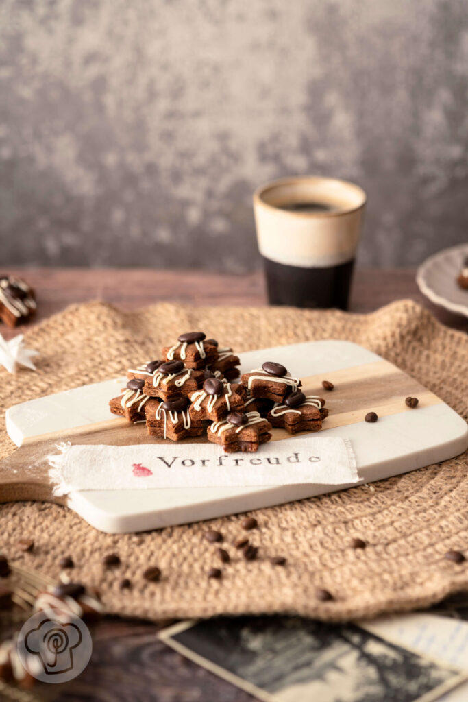 Kaffeeplätzchen: einfache aromatische Weihnachtskekse 14 Kaffeeplätzchen - Mokkaplätzchen - Espressoplätzchen