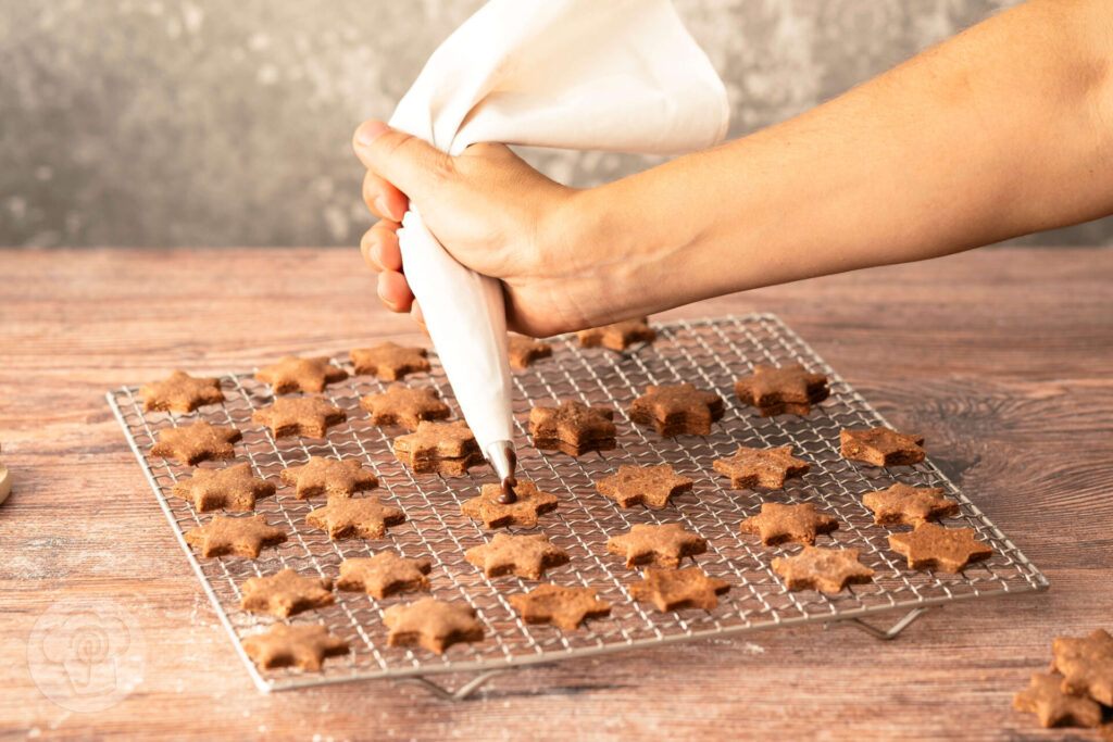 Kaffeeplätzchen: einfache aromatische Weihnachtskekse 10 Kaffeeplätzchen - Mokkaplätzchen - Espressoplätzchen - Zubereitung