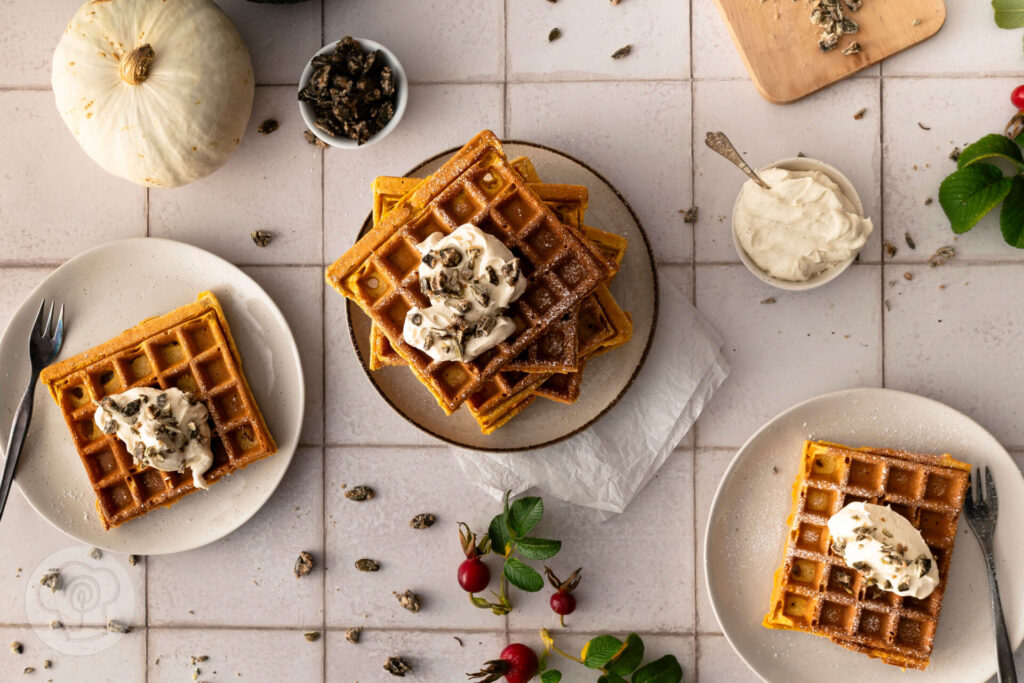 Kürbiswaffeln mit gebrannten Kürbiskernen 10 Weiche Kürbiswaffeln