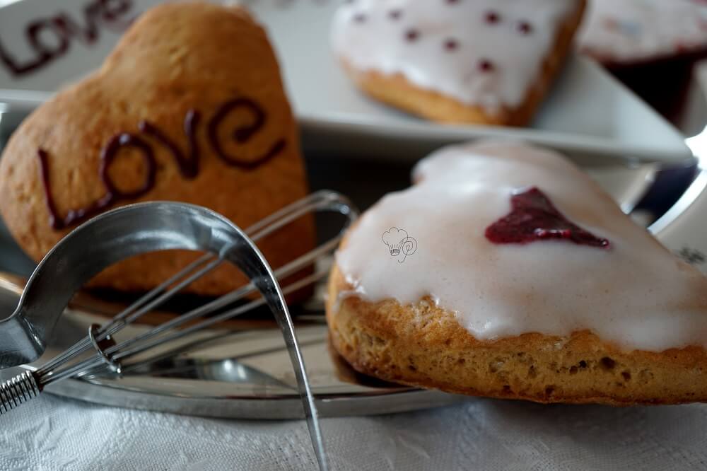 Herzen aus Quarkölteig - Aus Liebe zum Backen 2 Herzen aus Quark Öl Teig