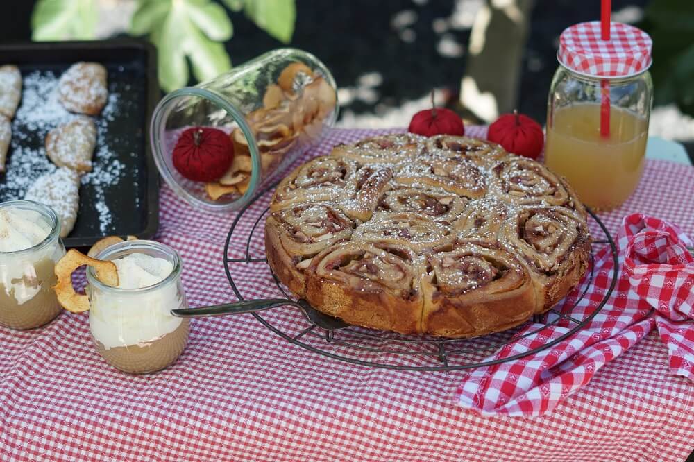 Apfelrosenkuchen