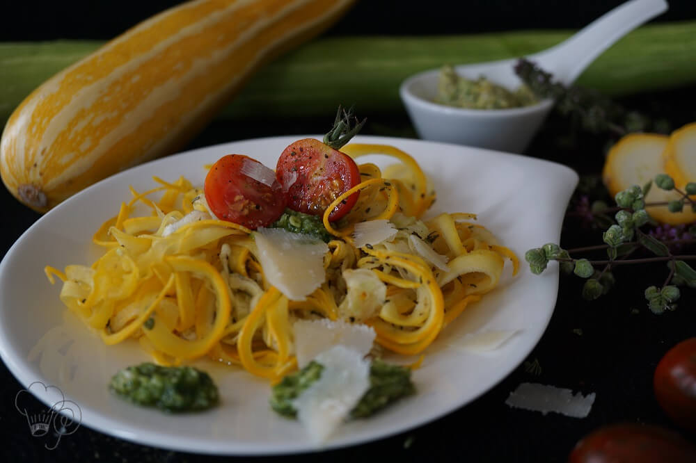 Zoodles mit Zucchini-Pesto